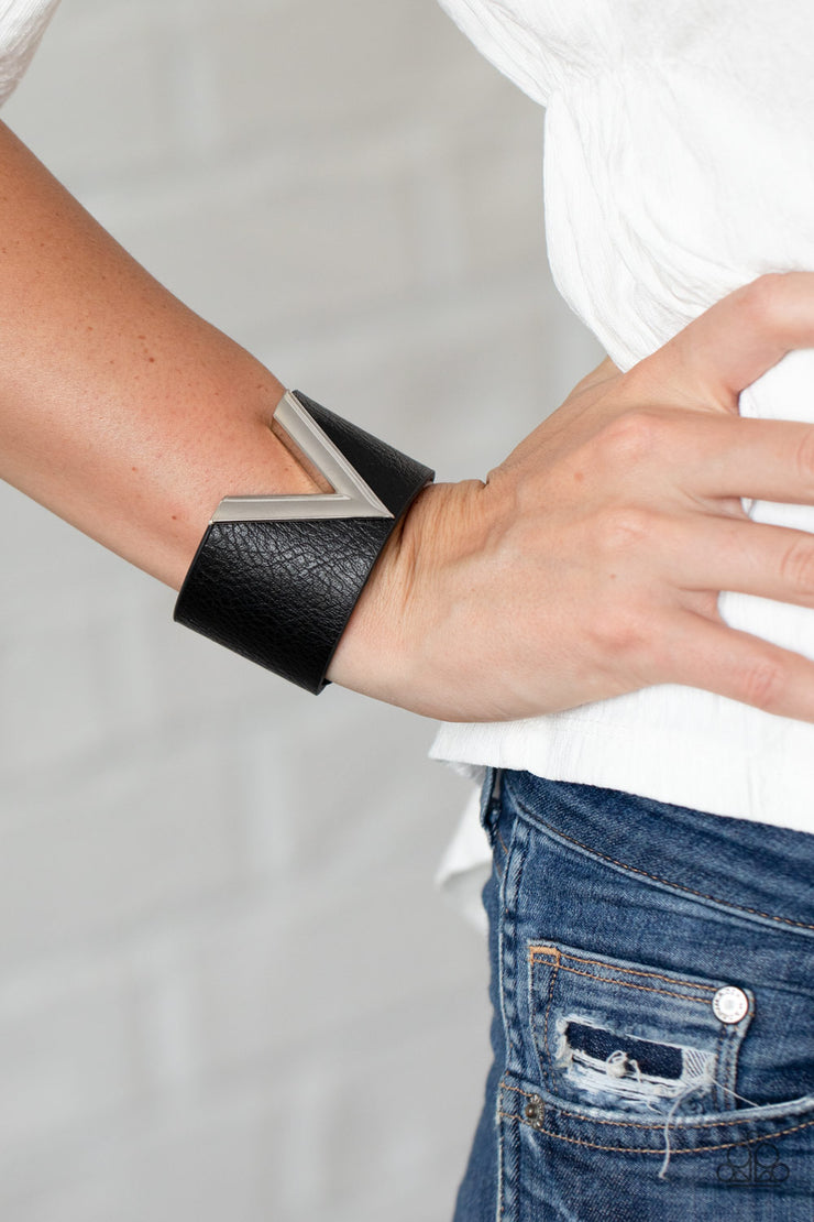 Paparazzi Accessories Claws Out - Black Bracelet