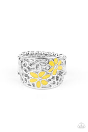 Paparazzi Accessories Clear as DAISY - Yellow Ring
