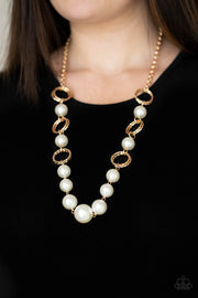 Paparazzi Accessories COUNTESS Me In Gold Necklace Set