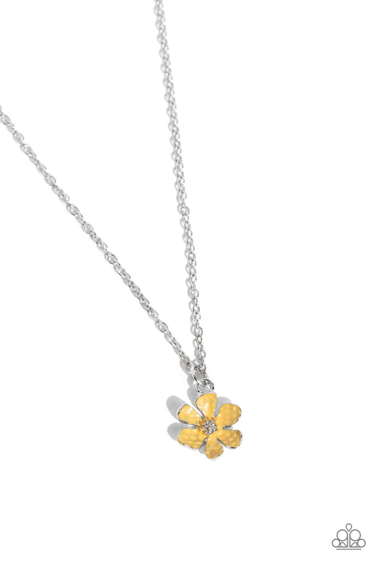 Paparazzi Accessories Cottage Retreat - Yellow Necklace
