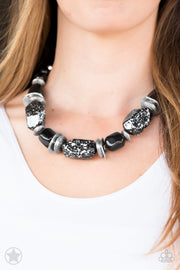 Paparazzi Accessories In Good Glazes Necklace Set-Black